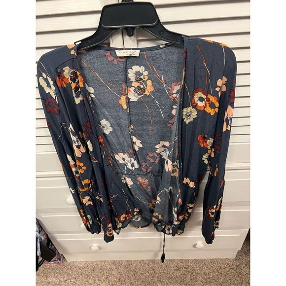 New Lovestitch Navy floral wrap blouse size Large tie waist - Picture 2 of 8